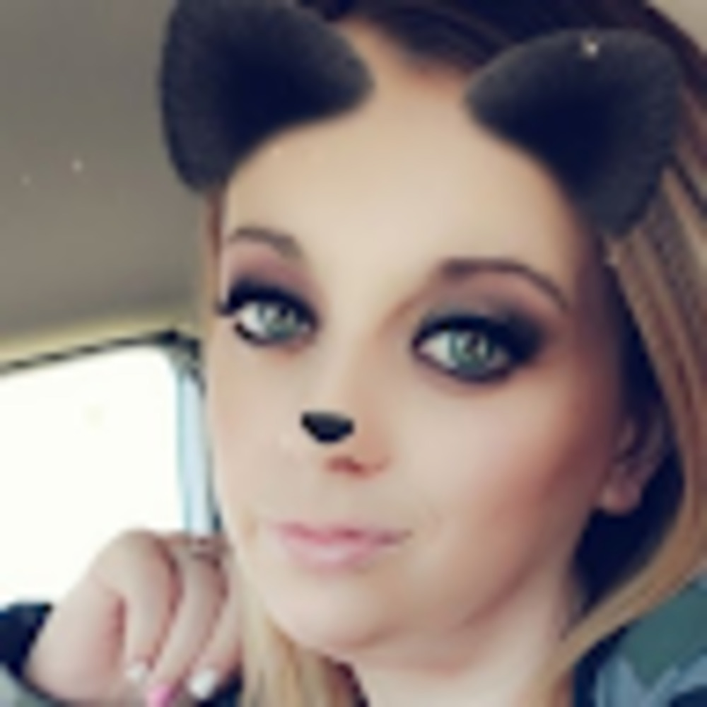 Meet your Posher, Courtney